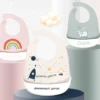Bavoir en silicone imperméable motif arc-en-ciel pour bébé Bavoir en silicone imperméable motif arc-en-ciel pour bébé