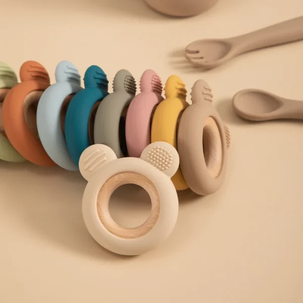 Anneau de dentition en bois et silicone ours